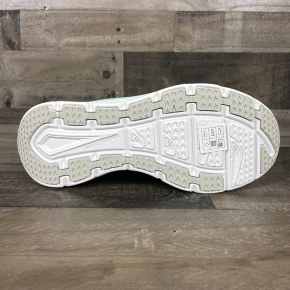 NEW Skechers Relaxed Fit D'Lux Walker Infinite Motion Sneakers - Picture 8 of 8